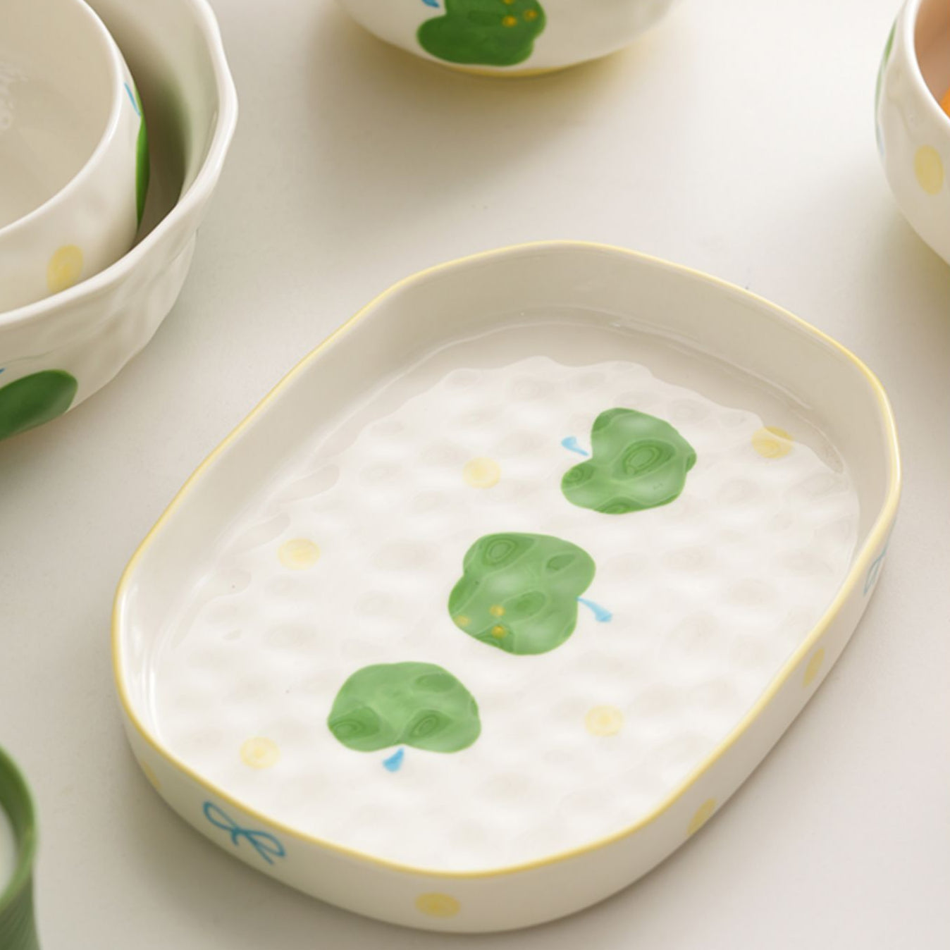 Underglazed Pretty Ceramic Bowls Plates Saucer Set