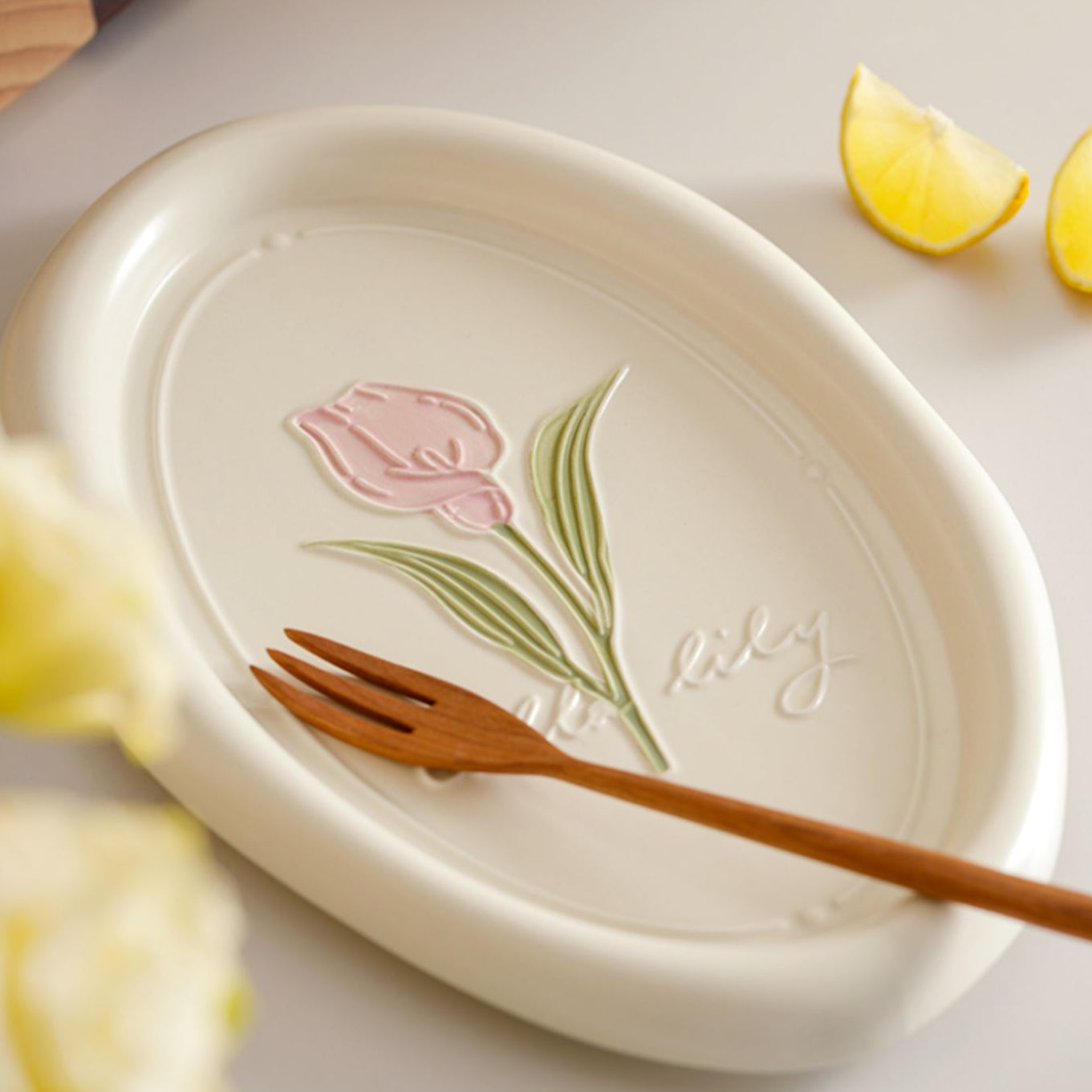 Beautiful Tulips-themed Ceramic Ceremonial Breakfast Plates