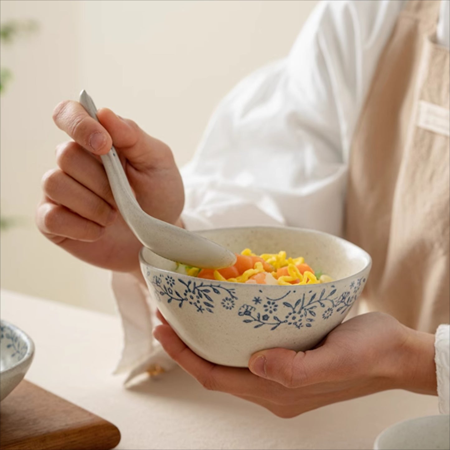 Delicate Chinese Style Ceramic Plates Bowls Cups