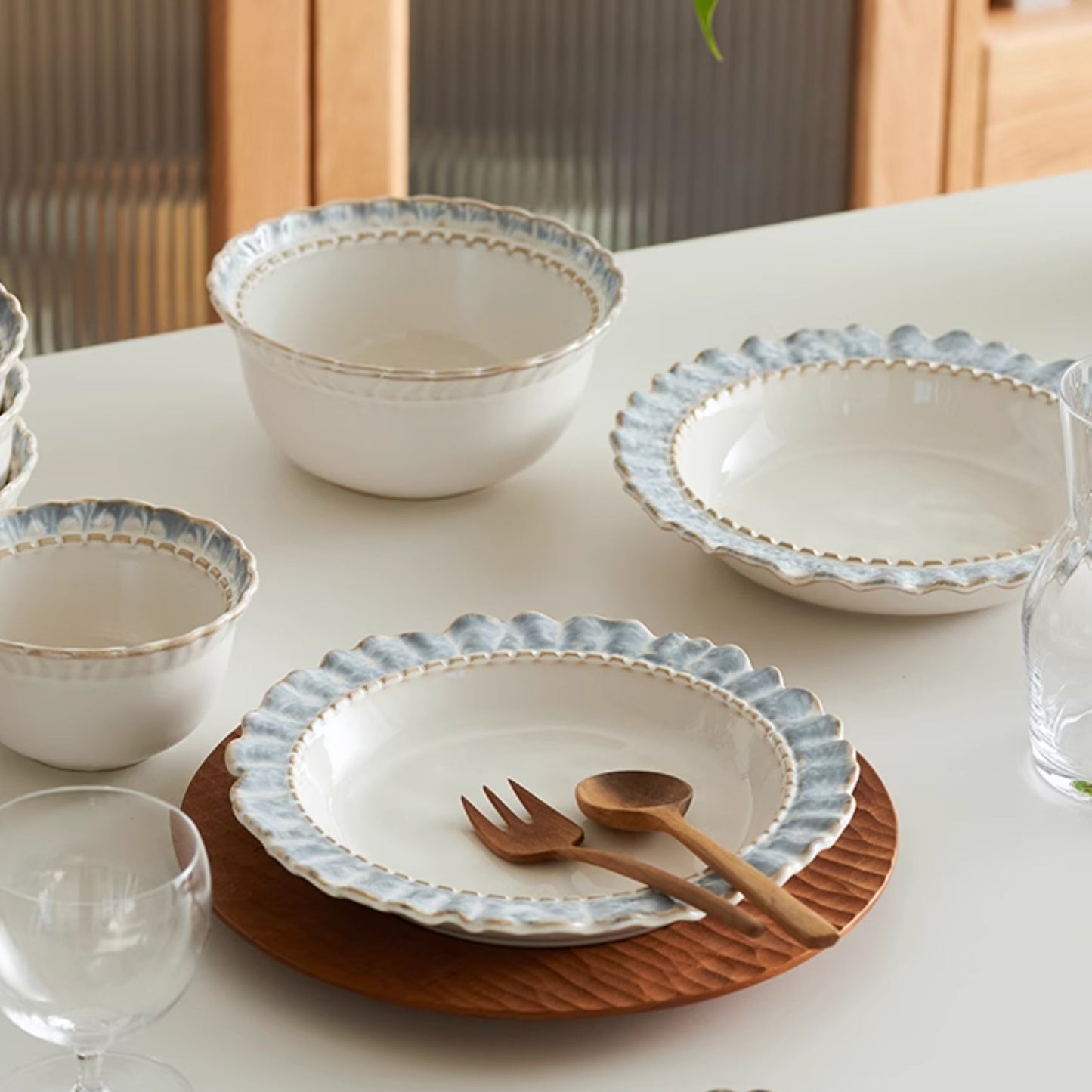 Vintage Ceramic Dinnerwares Set, Bowls Plates Mug with Lace Rim