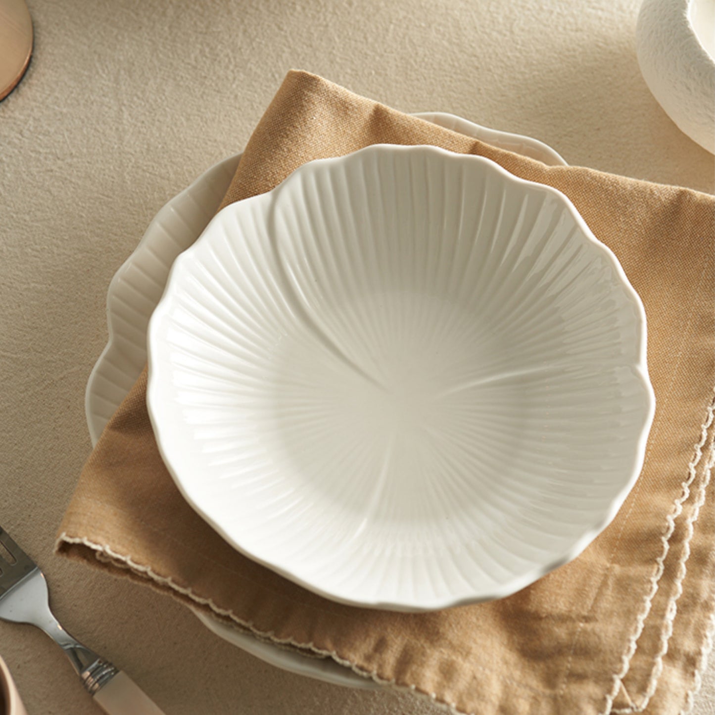 Petal-shaped Ceramic Fruit Plates