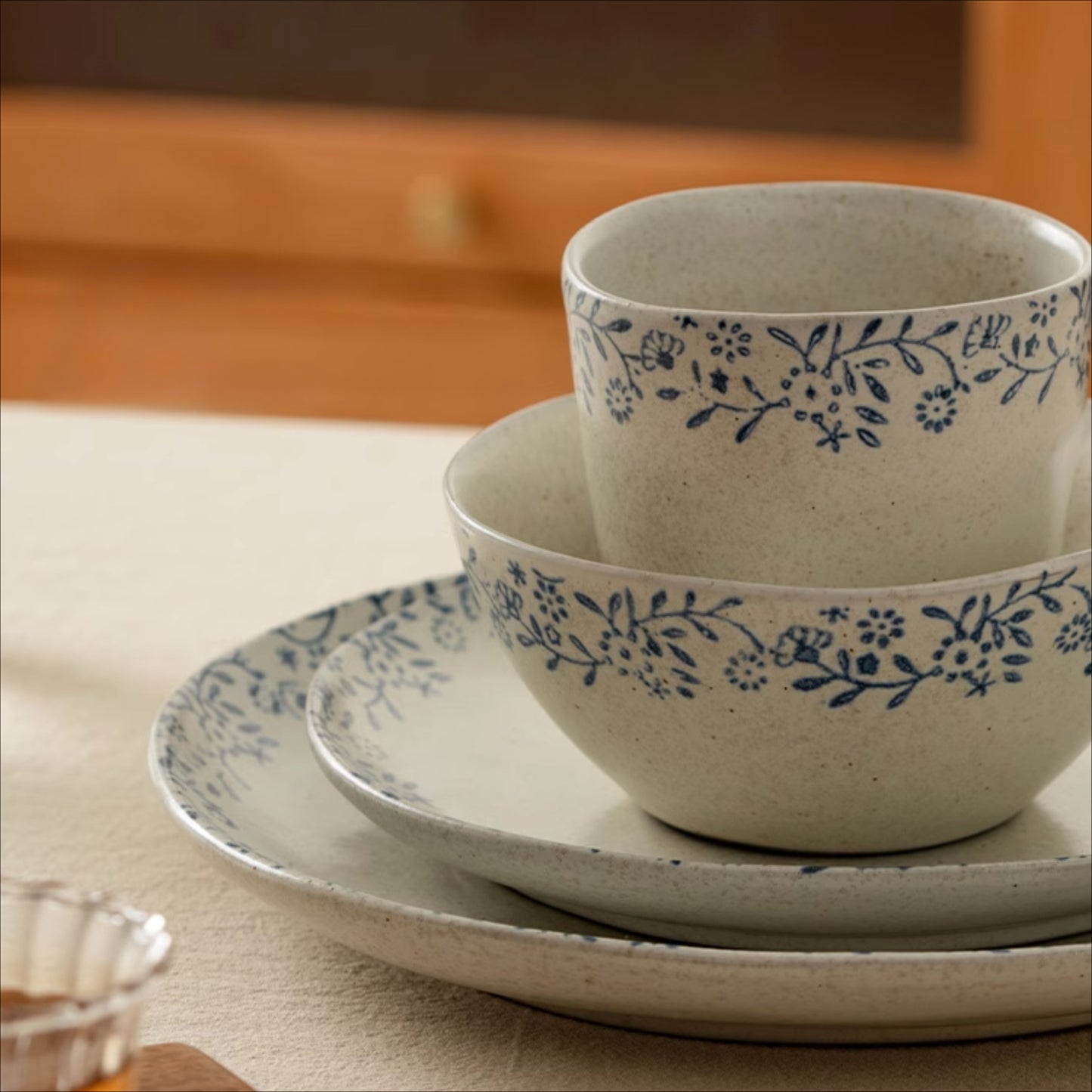 Delicate Chinese Style Ceramic Plates Bowls Cups