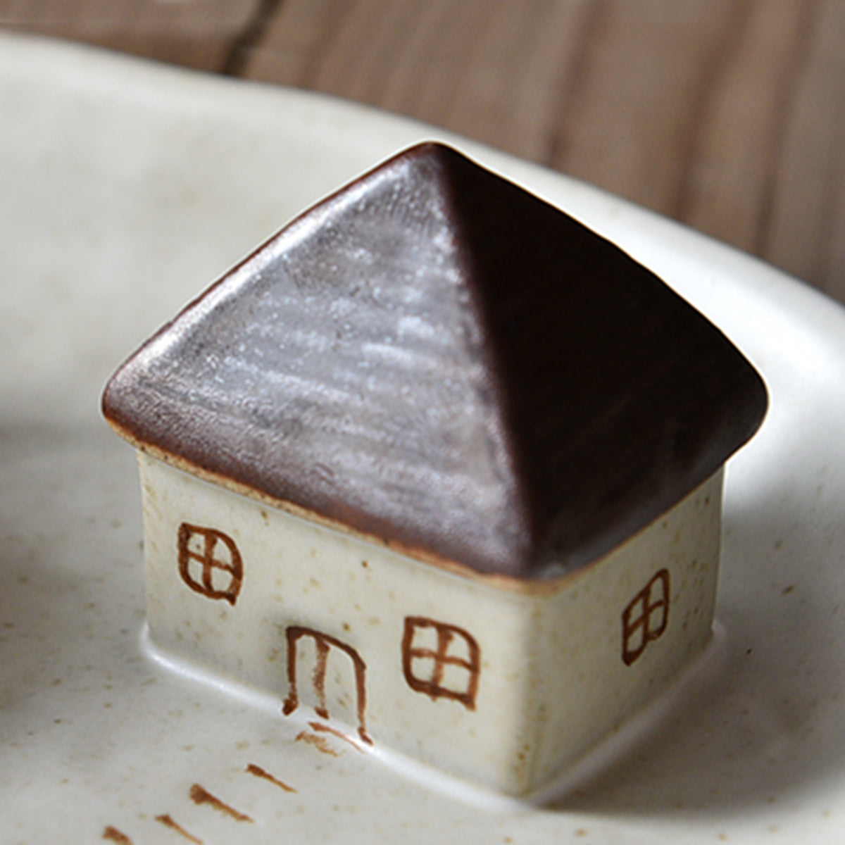 House-themed Rustic Ceramic Dessert Plates Bowls Spoon Set