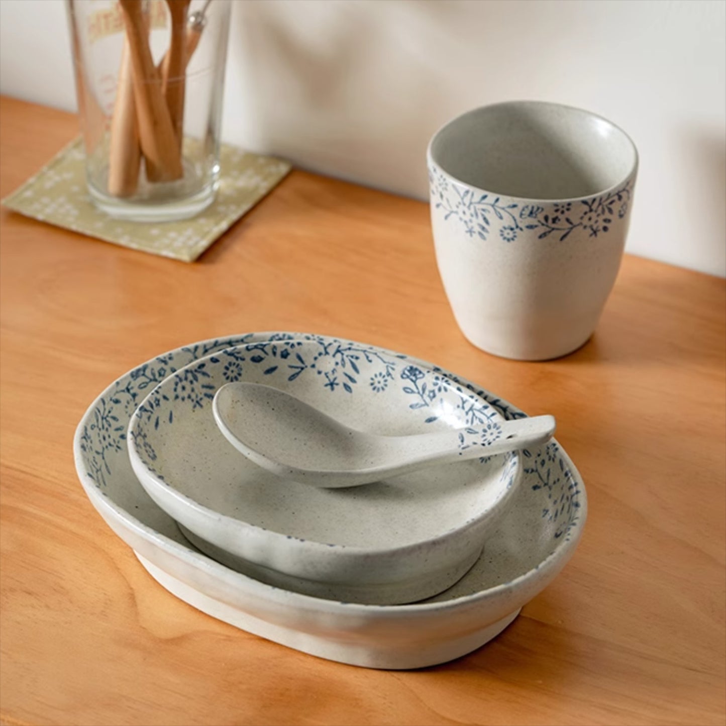 Delicate Chinese Style Ceramic Plates Bowls Cups