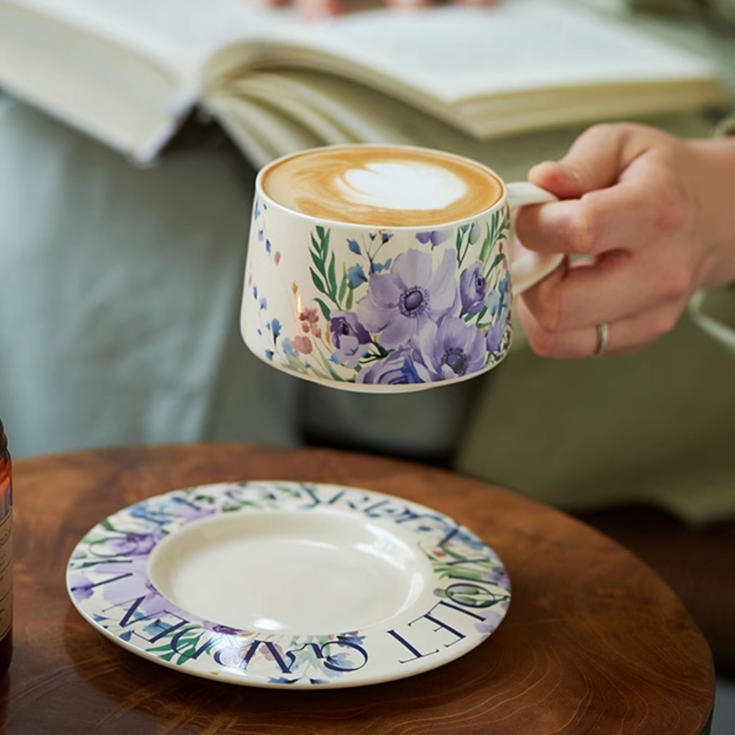 Delicate Floral Ceramic Coffee Mug Set