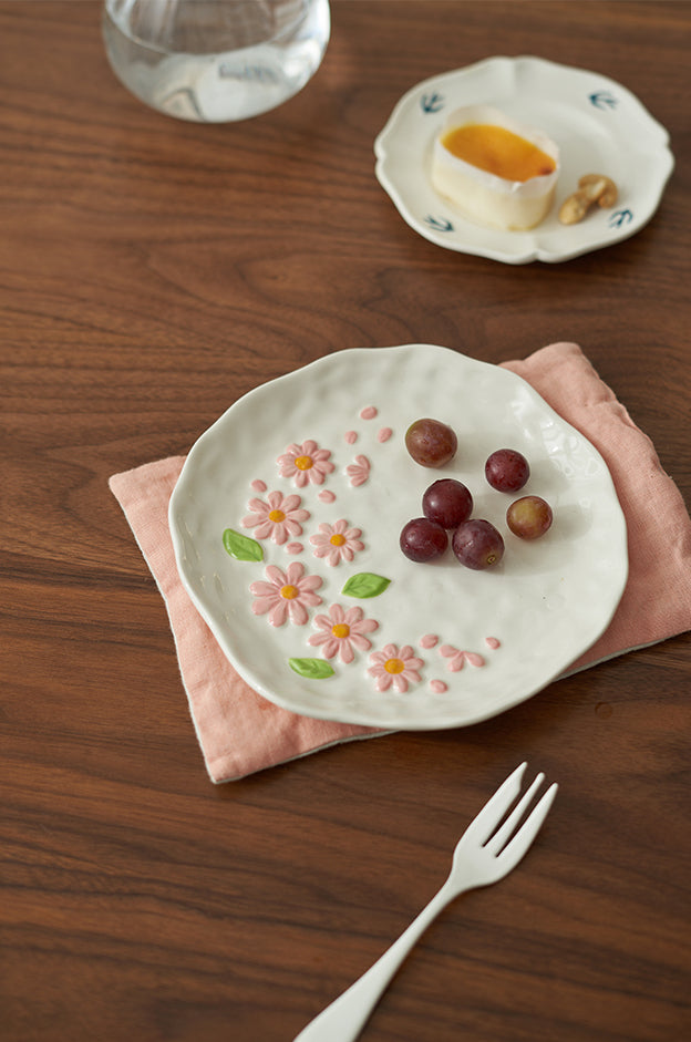 Handmade Daisies Breakfast Plate Cute Home Ceramic Cake Dessert Plates - PeauleyHome