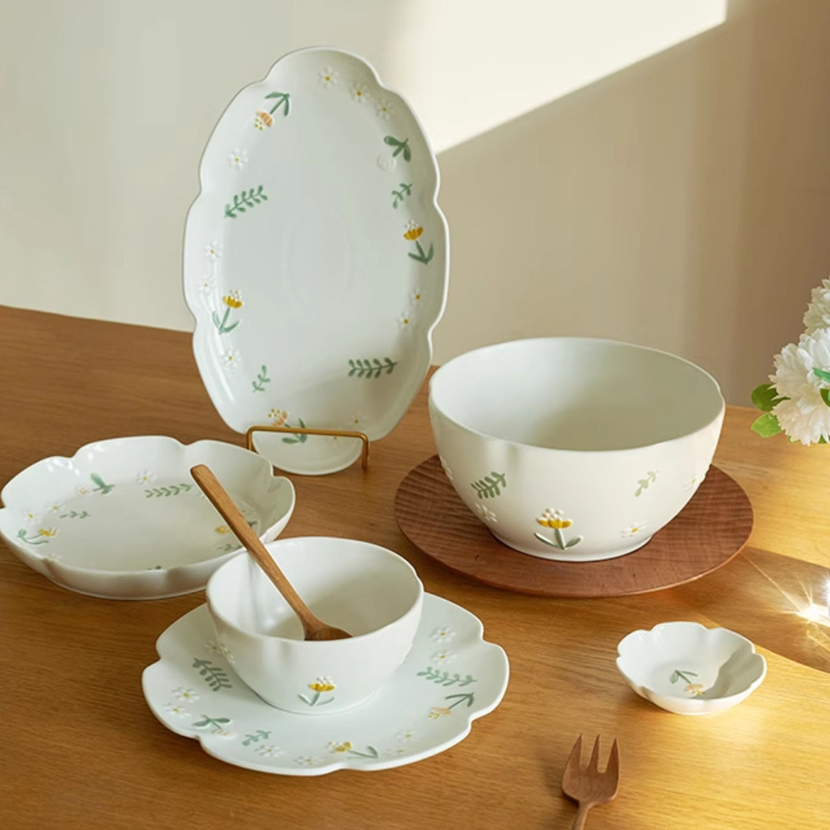 Nordic Embossed Floral Ceramic Bowls Plates Set - PeauleyHome