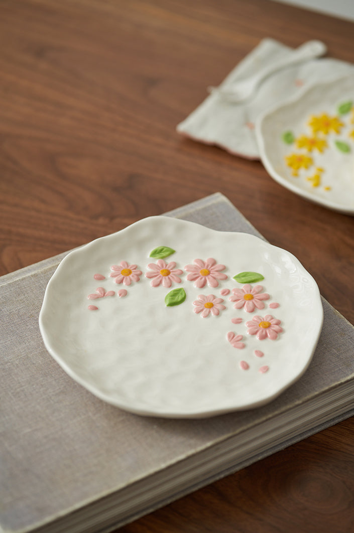 Handmade Daisies Breakfast Plate Cute Home Ceramic Cake Dessert Plates - PeauleyHome