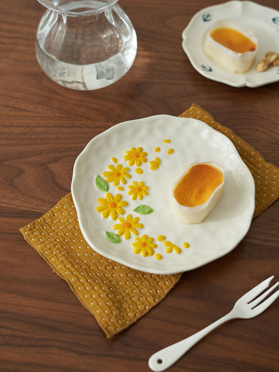 Handmade Daisies Breakfast Plate Cute Home Ceramic Cake Dessert Plates - PeauleyHome