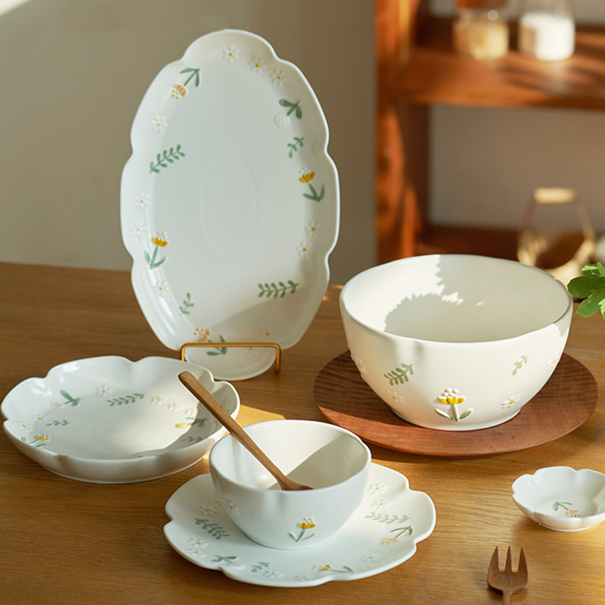 Nordic Embossed Floral Ceramic Bowls Plates Set - PeauleyHome